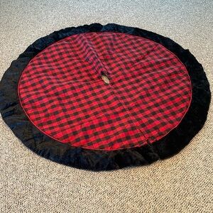 Red & Black Plaid Tree Skirt